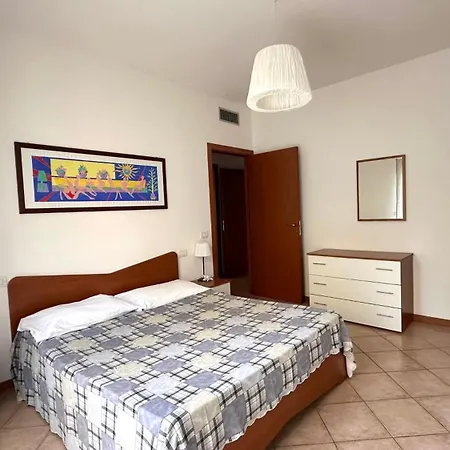 N243 - Numana, Trilocale In Con Piscina Apartment *