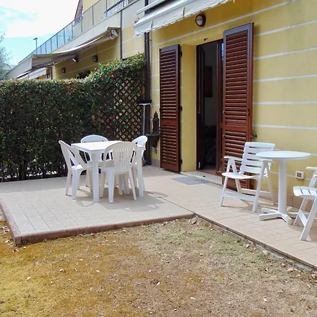 N243 - Numana, Trilocale In Con Piscina Appartamento